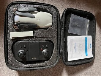 4DRC dron  dosah 1-2km. 25min