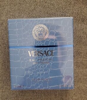 Predám novú parfumovanú vodu Versace Man Eau Fraiche 50 ml
