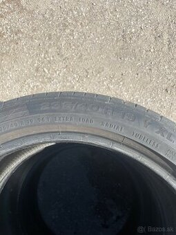 Pneumatíky 235/40R19