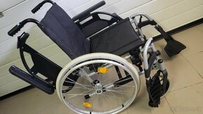 invalidny vozík 50cm pridavne brzdy pre asistenta pas