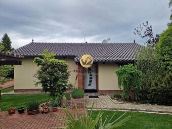 Na PREDAJ dva domy 5i a 3i za cenu jedného, pozemok 1700m2  