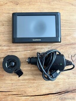 GPS navigácia GARMIN NUVI 42 s mapou pre rok 2025.