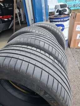 235/45R18 Michelin letne