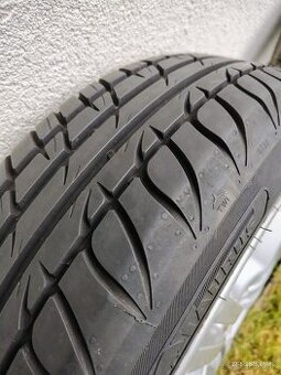 Hlinikové disky. s letnými pneumatikami 165/65 R15