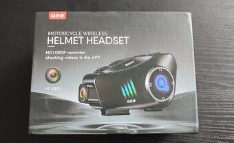 Kamera na helmu na motorku
