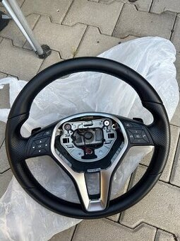 Mercedes benz volant