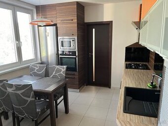 Prenájom - 3 izb. zariadený byt Laca Novom. KE-staré mesto