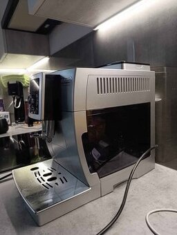 Kávovar DeLonghi ECAM 23.460 S