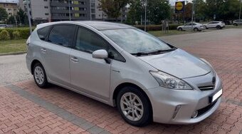 Prius Plus 2013