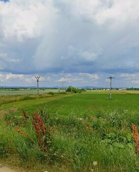 Rekreacny pozemok pri jezere 335m²