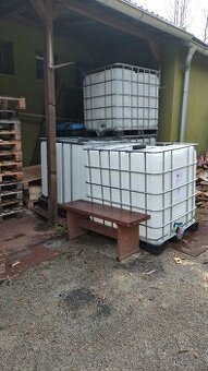 Predam IBC potravinarske kontajnery 1000 litrov