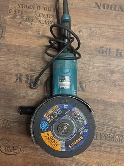 uhlova bruska makita GA9020R 230