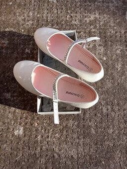 Lodičky  na prvé sväte prijímanie