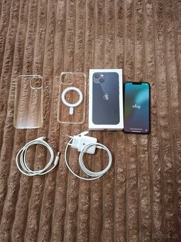 Predám použitý iPhone 13 – modrý