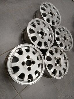 Felicia mystery 4x100 r13