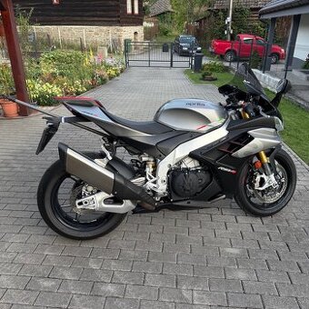 Aprilia RSV4 1099 cm3 2023