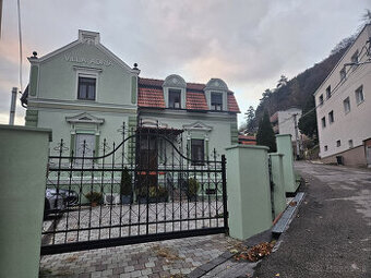 Veľkometrážny 3 izbový byt v kúpeľnom meste Trenčianske Tepl