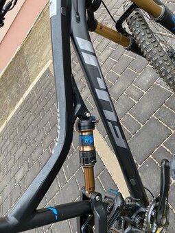 Predám Fuji Auric – TOP stav, FOX 36 Kashima, Shimano Deore