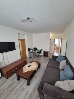 Prenájom 2-izbového bytu s balkónom-širšie centrum mesta