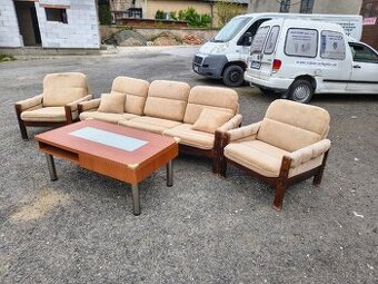 Predám koberce, nábytok, periny