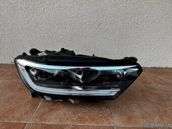Predám pravé predné svetlo na Vw z-roc iq light