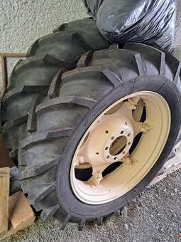 KULTIVACNE,HROBKOVE KOLESA 12-4/11-32 TRAKTOR ZETOR BARUM