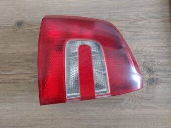 Škoda Octavia 2 zadné svetlo