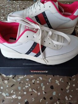 Tommy Hilfiger Dámske