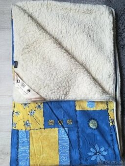 prikrývka / paplón z ovčej vlny / rúna