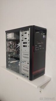 Kancelársky PC s monitorom