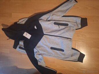 Súprava Nike Tech fleece nová