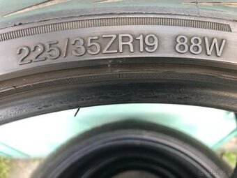 Massimo 225/35 ZR19