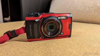 Olympus TG-6 červený