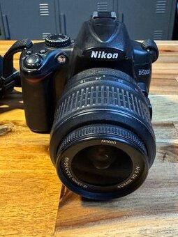 Nikon D5000 s príslušenstvom
