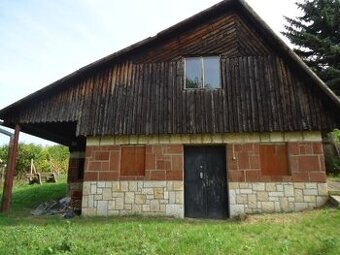 Veľký podkrovný viničný dom so širokým pozemkom 17 m, Levice