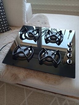 Sklokeramicka varná plynová doska