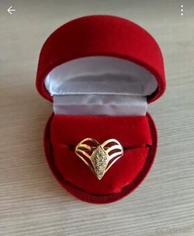 14 karatovy zlatý Dámsky prsteň velkost 58