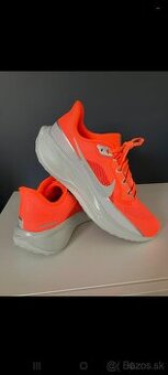 Panske bezecke tenisky Nike 42,5