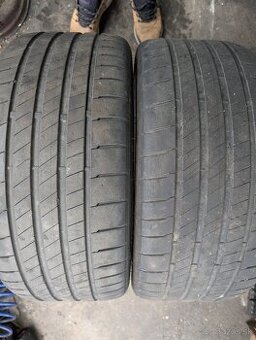 Bridgestone 235/35r19