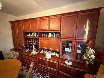 Predám staršiu ale zachovalú obývaciu stenu