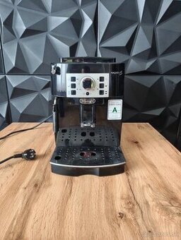 Automatický kávovar de'longhi magnifica s