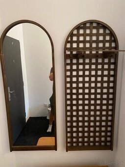 Zrkadlo plus vešiaky so zastenou