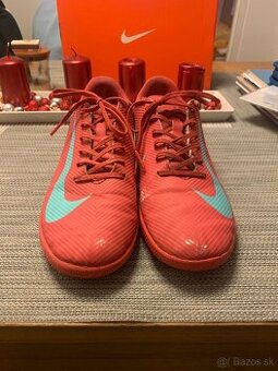 Predám halovky Nike Mercurial veľkosť eu 40