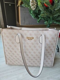 Kabelka Guess