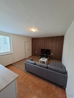 Prenájom 1,5 izbového bytu v Centre Púchova