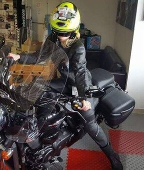 Dámske moto vybavenie