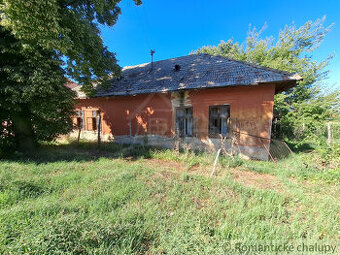 Storočná gángová vidiecka chalupa v malebnej obci Nová Vie