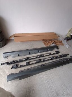 Mercedes gle 2018, bočné plastové diely