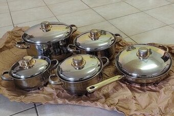 Poháre, ozdobné taniere, vázy, misy.