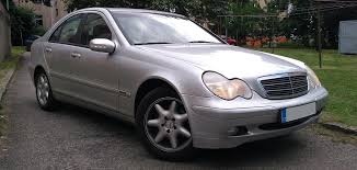 Rozpredám na náhradné diely Mercedes c220 w203 110kw